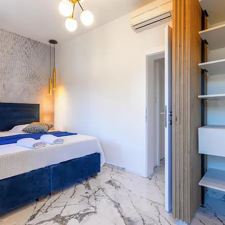 Capitis In The Center- Exclusive Apartment-stunning Fortress View *