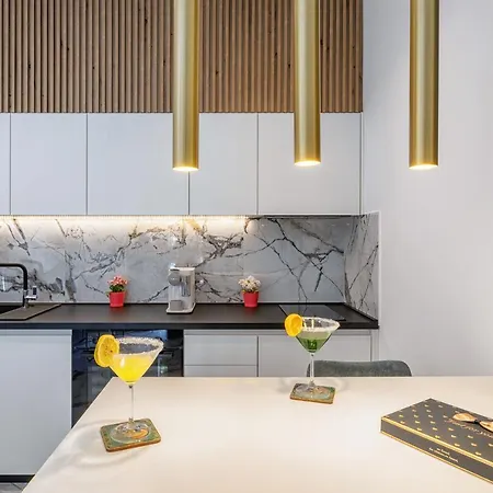 Capitis In The Center- Exclusive Apartment-stunning Fortress View *