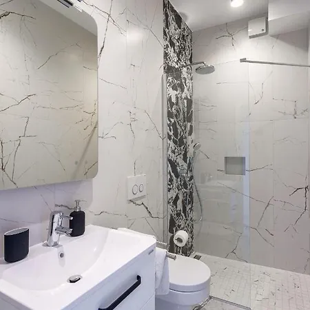 Capitis In The Center- Exclusive Apartment-stunning Fortress View * 赫瓦尔