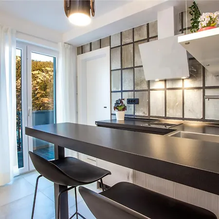 Capitis In The Center Apartment