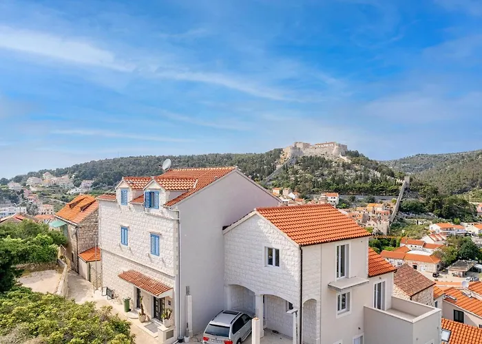 شقة Capitis In The Center- Exclusive Apartment-stunning Fortress View