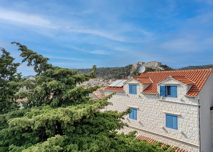 Capitis In The Center- Exclusive Apartment-stunning Fortress View شقة هفار