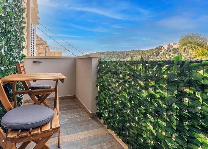 Capitis In The Center- Exclusive Apartment-stunning Fortress View *