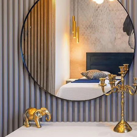 Lägenhet Capitis In The Center- Exclusive Apartment-stunning Fortress View *